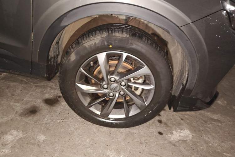Used Geely Auto Coolray 2024 1.5T DCT Longteng Edition Right Front Wheel Hub