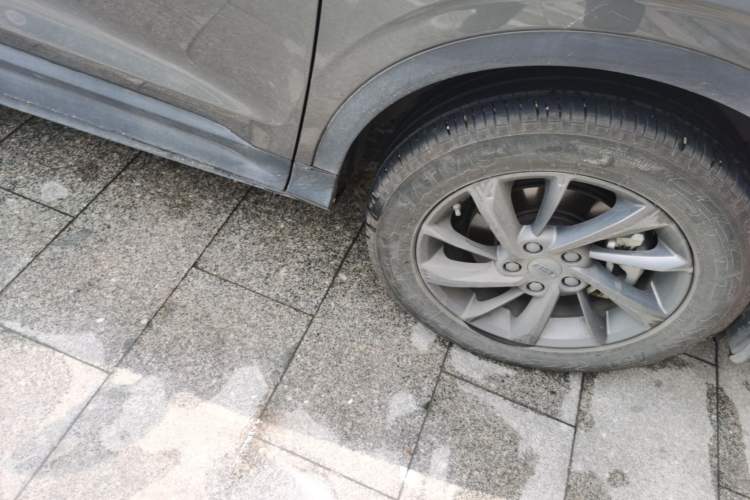 Used Geely Auto Coolray 2024 1.5T DCT Longteng Edition Right Front Wheel Hub