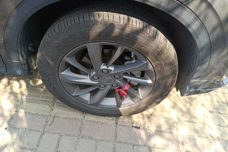 Used Geely Auto Coolray 2024 1.5T DCT Longteng Edition Right Front Wheel Hub