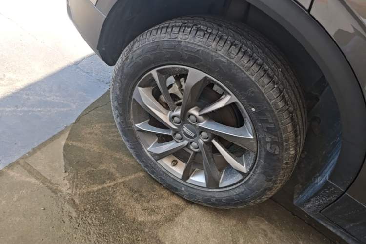 Used Geely Auto Coolray 2024 1.5T DCT Longteng Edition Right Rear Wheel Hub