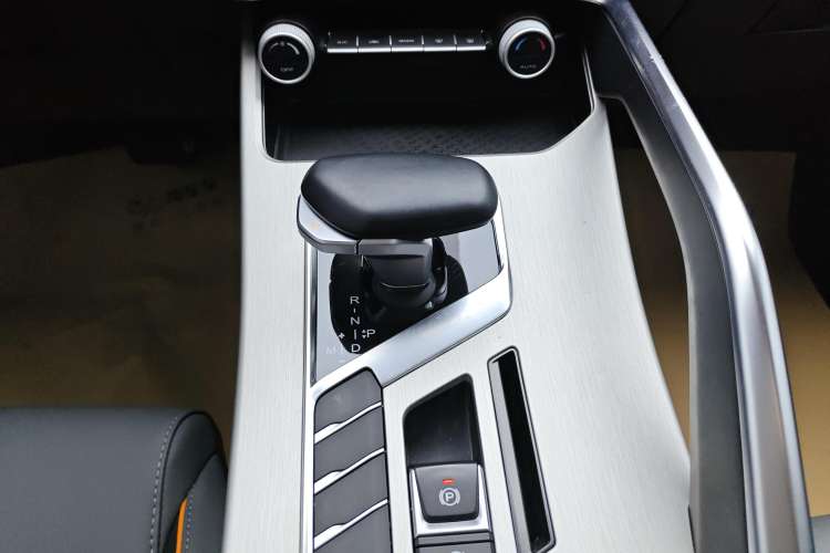 Used Geely Auto Coolray 2024 1.5T DCT Longteng Edition Gear Lever