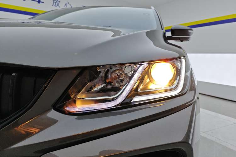 Used Geely Auto Coolray 2024 1.5T DCT Longteng Edition Left Front Headlight