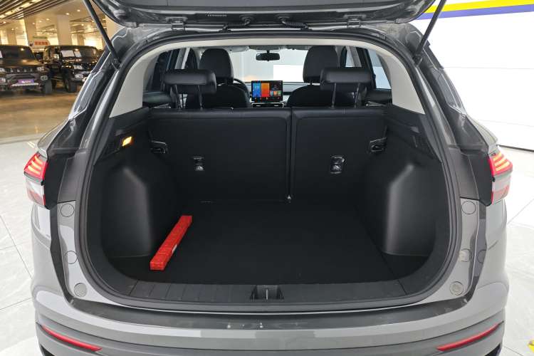 Used Geely Auto Coolray 2024 1.5T DCT Longteng Edition Trunk