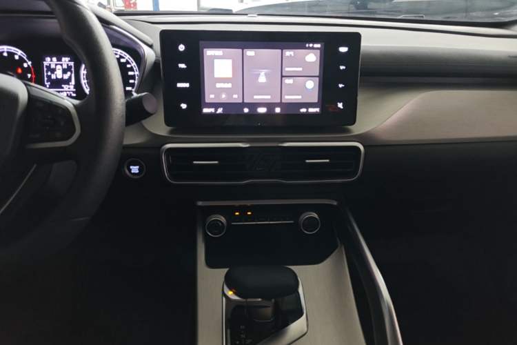 Used Geely Auto Coolray 2024 1.5T DCT Longteng Edition Audio And AC Panel