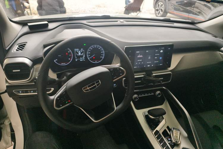 Used Geely Auto Coolray 2024 1.5T DCT Longteng Edition Center Console