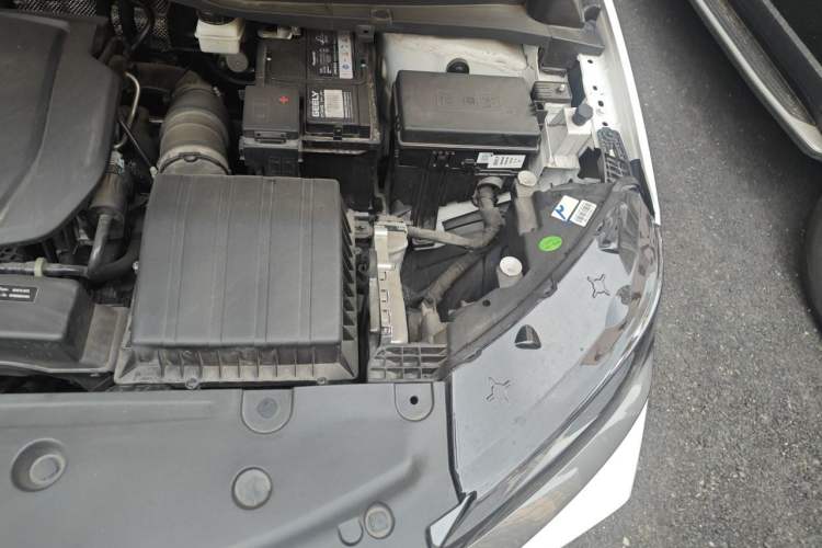 Used Geely Auto Coolray 2024 1.5T DCT Longteng Edition Engine Bay Left