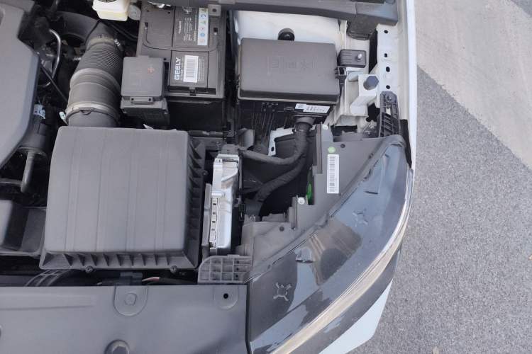 Used Geely Auto Coolray 2024 1.5T DCT Longteng Edition Engine Bay Left