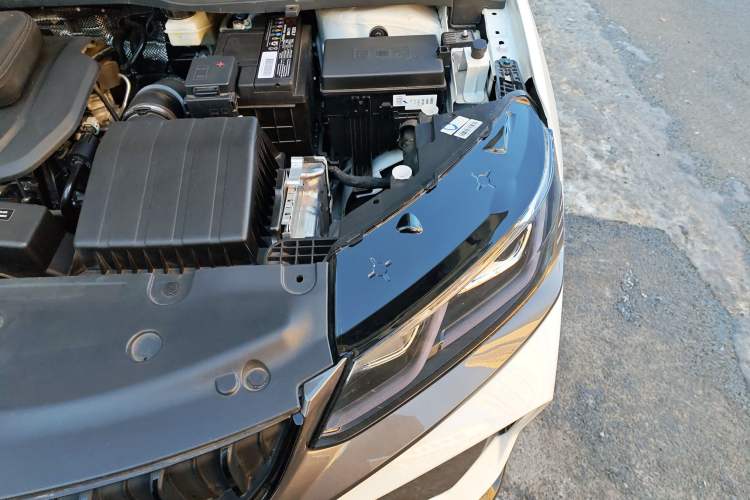 Used Geely Auto Coolray 2024 1.5T DCT Longteng Edition Engine Bay Left