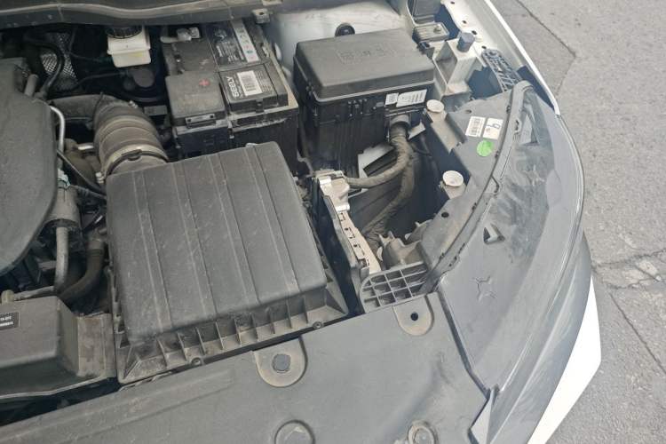 Used Geely Auto Coolray 2024 1.5T DCT Longteng Edition Engine Bay Left