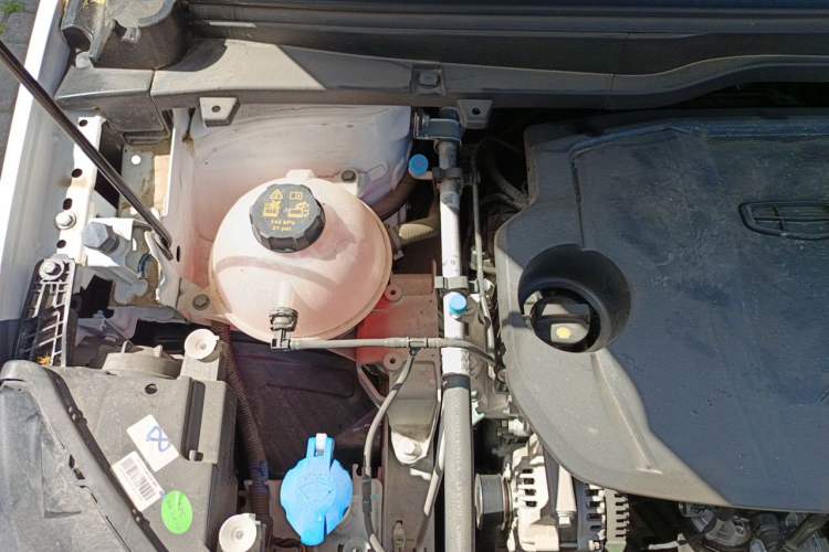 Used Geely Auto Coolray 2024 1.5T DCT Longteng Edition Engine Bay Right