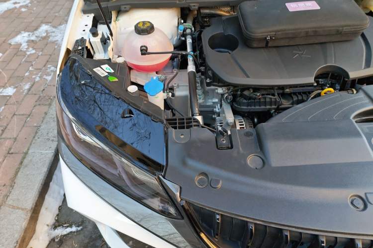 Used Geely Auto Coolray 2024 1.5T DCT Longteng Edition Engine Bay Right