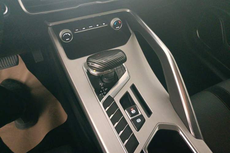 Used Geely Auto Coolray 2024 1.5T DCT Longteng Edition Gear Lever