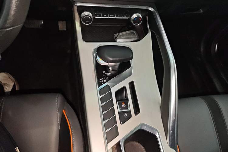 Used Geely Auto Coolray 2024 1.5T DCT Longteng Edition Gear Lever