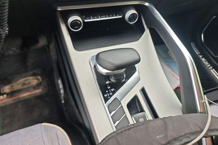 Used Geely Auto Coolray 2024 1.5T DCT Longteng Edition Gear Lever