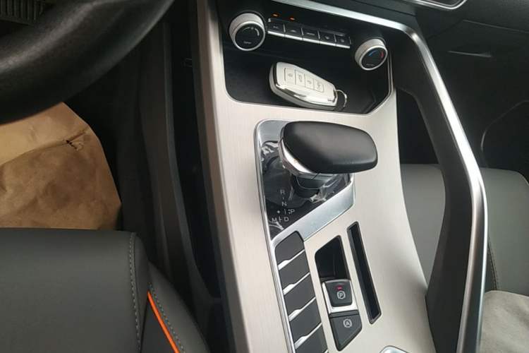 Used Geely Auto Coolray 2024 1.5T DCT Longteng Edition Gear Lever