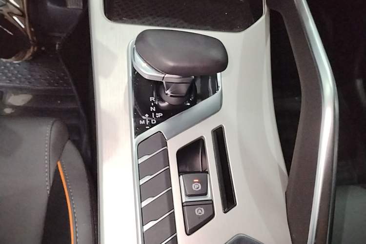 Used Geely Auto Coolray 2024 1.5T DCT Longteng Edition Gear Lever