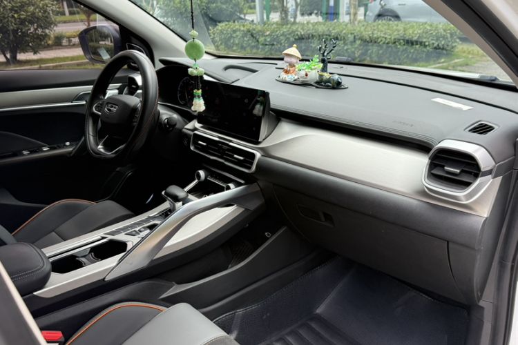 Used Geely Auto Coolray 2024 1.5T DCT Longteng Edition Interior 2