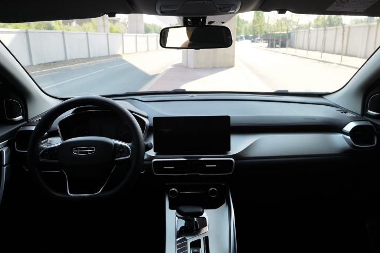 Used Geely Auto Coolray 2024 1.5T DCT Longteng Edition Interior 4