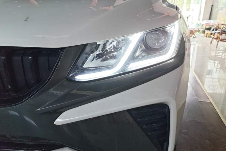 Used Geely Auto Coolray 2024 1.5T DCT Longteng Edition Left Front Headlight
