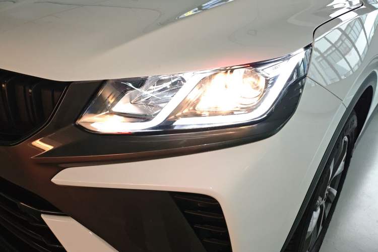 Used Geely Auto Coolray 2024 1.5T DCT Longteng Edition Left Front Headlight