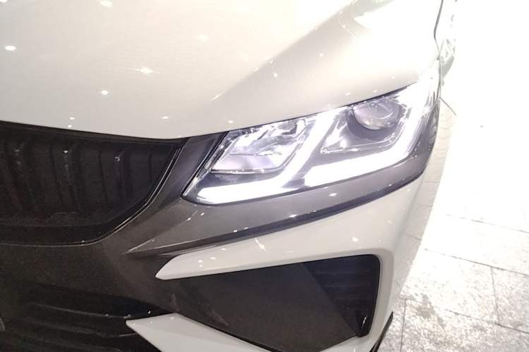 Used Geely Auto Coolray 2024 1.5T DCT Longteng Edition Left Front Headlight