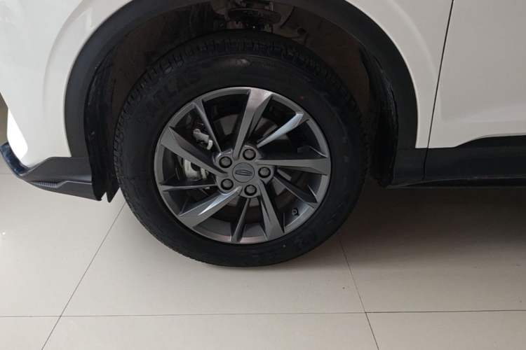Used Geely Auto Coolray 2024 1.5T DCT Longteng Edition Left Front Wheel Hub