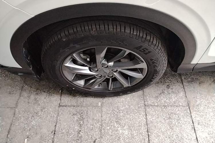 Used Geely Auto Coolray 2024 1.5T DCT Longteng Edition Left Front Wheel Hub