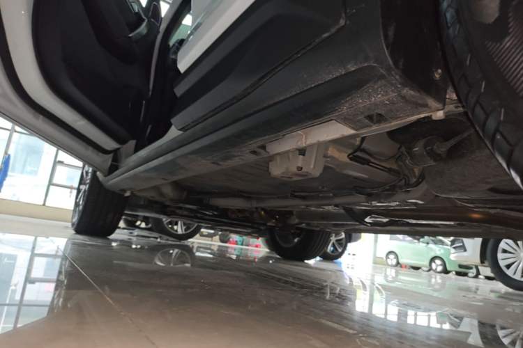 Used Geely Auto Coolray 2024 1.5T DCT Longteng Edition Left Side Sill