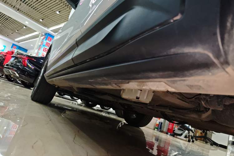Used Geely Auto Coolray 2024 1.5T DCT Longteng Edition Left Side Sill