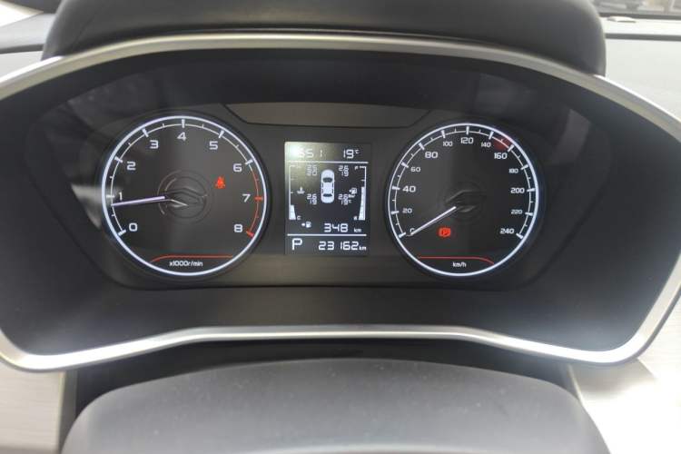 Used Geely Auto Coolray 2024 1.5T DCT Longteng Edition Odometer Close Up