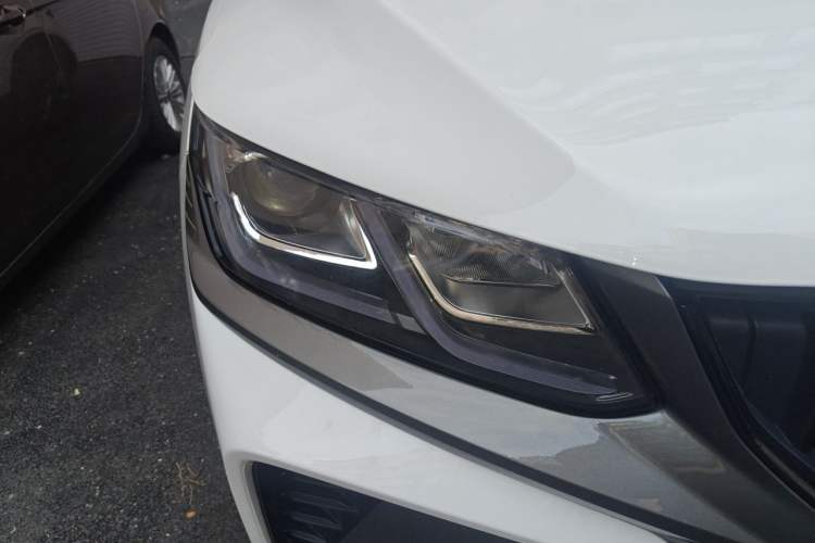 Used Geely Auto Coolray 2024 1.5T DCT Longteng Edition Right Front Headlight