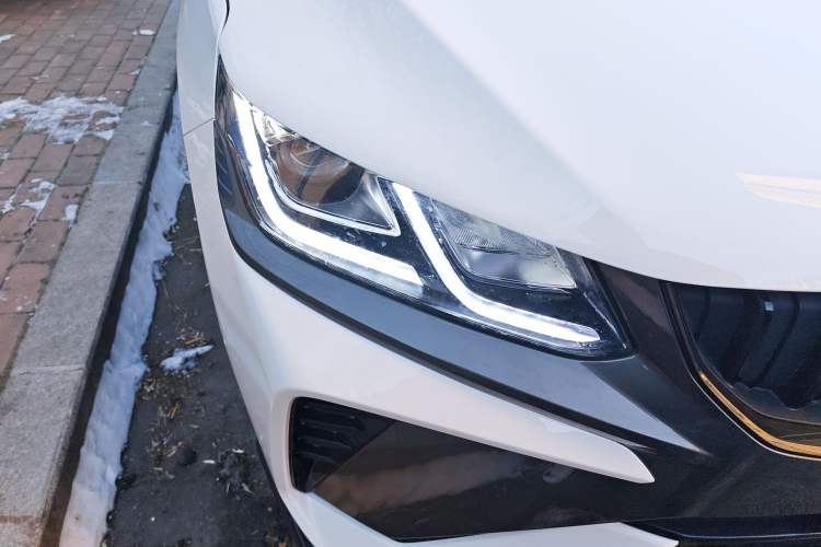 Used Geely Auto Coolray 2024 1.5T DCT Longteng Edition Right Front Headlight