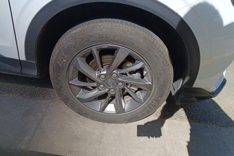 Used Geely Auto Coolray 2024 1.5T DCT Longteng Edition Right Front Wheel Hub