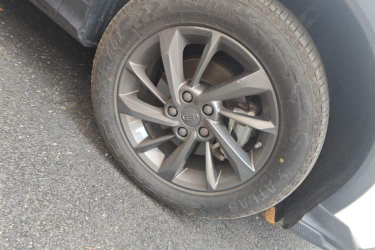 Used Geely Auto Coolray 2024 1.5T DCT Longteng Edition Right Front Wheel Hub