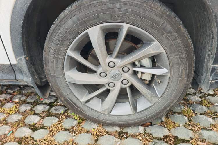 Used Geely Auto Coolray 2024 1.5T DCT Longteng Edition Right Front Wheel Hub