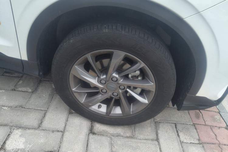 Used Geely Auto Coolray 2024 1.5T DCT Longteng Edition Right Front Wheel Hub