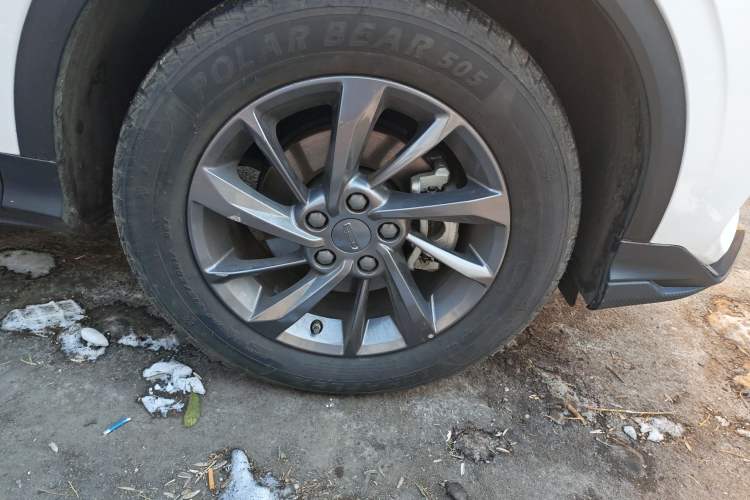 Used Geely Auto Coolray 2024 1.5T DCT Longteng Edition Right Front Wheel Hub