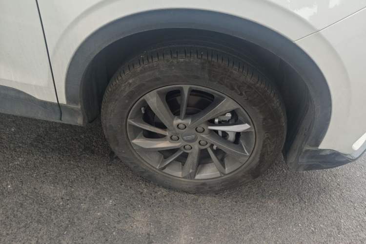 Used Geely Auto Coolray 2024 1.5T DCT Longteng Edition Right Front Wheel Hub