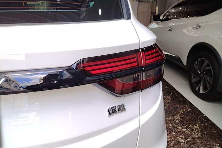 Used Geely Auto Coolray 2024 1.5T DCT Longteng Edition Right Rear Taillight