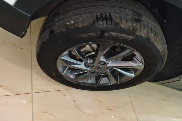 Used Geely Auto Coolray 2024 1.5T DCT Longteng Edition Right Rear Wheel Hub