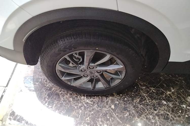 Used Geely Auto Coolray 2024 1.5T DCT Longteng Edition Right Rear Wheel Hub