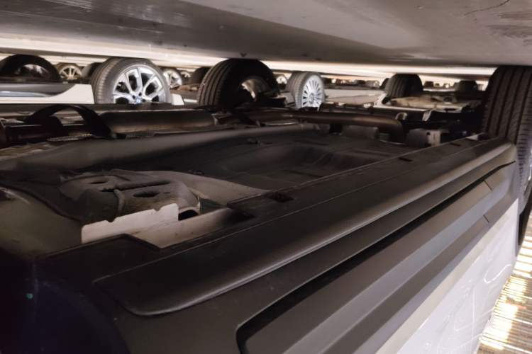 Used Geely Auto Coolray 2024 1.5T DCT Longteng Edition Right Side Sill