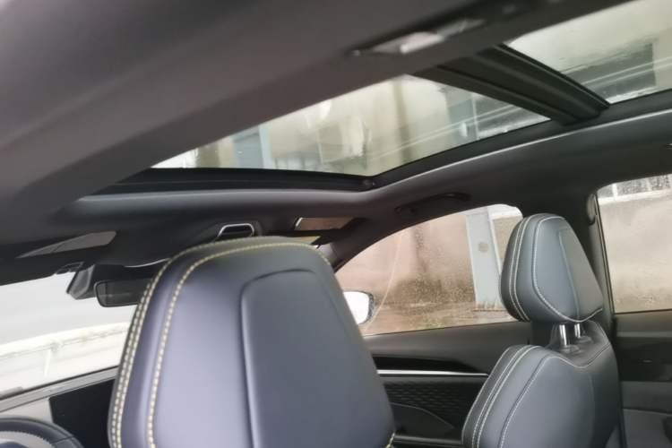 Used Geely Auto Coolray 2025 Model Bin Yue L 1.5TD DCT Battle Headliner