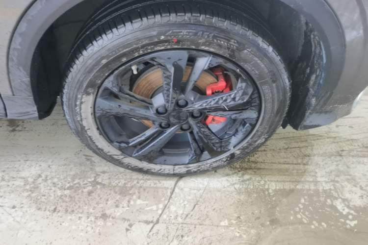 Used Geely Auto Coolray 2025 Model Bin Yue L 1.5TD DCT Battle Right Front Wheel Hub
