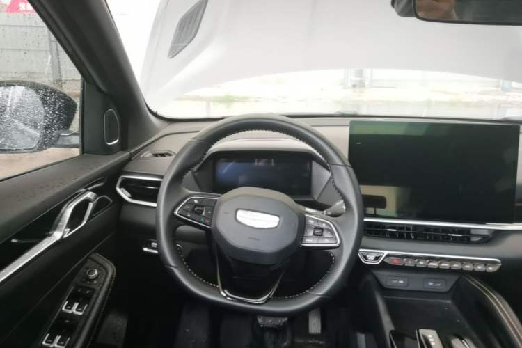 Used Geely Auto Coolray 2025 Model Bin Yue L 1.5TD DCT Battle Steering Wheel