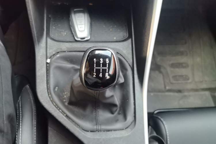 Used Geely Auto Coolray 2025 1.5L Manual Supercharged Edition Gear Lever