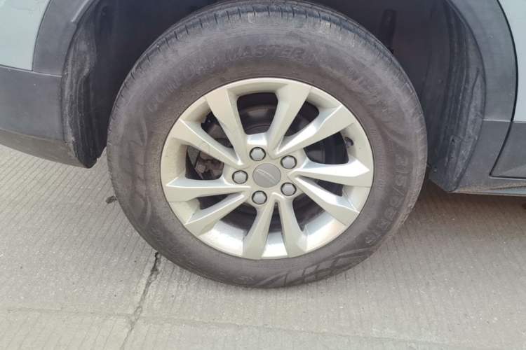 Used Geely Auto Coolray 2025 1.5L Manual Supercharged Edition Right Rear Wheel Hub