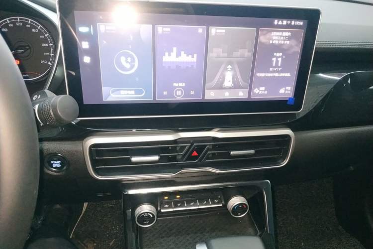 Used Geely Auto Coolray 2025 Model 1.5L CVT Superpower Edition MAX Audio And AC Panel