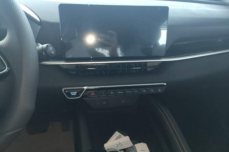 Used Geely Auto Coolray 2025 Bin Yue L 1.5TD DCT Beyond Edition Audio And AC Panel