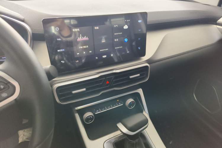 Used Geely Auto Coolray 2025 1.5L CVT Super Edition Audio And AC Panel